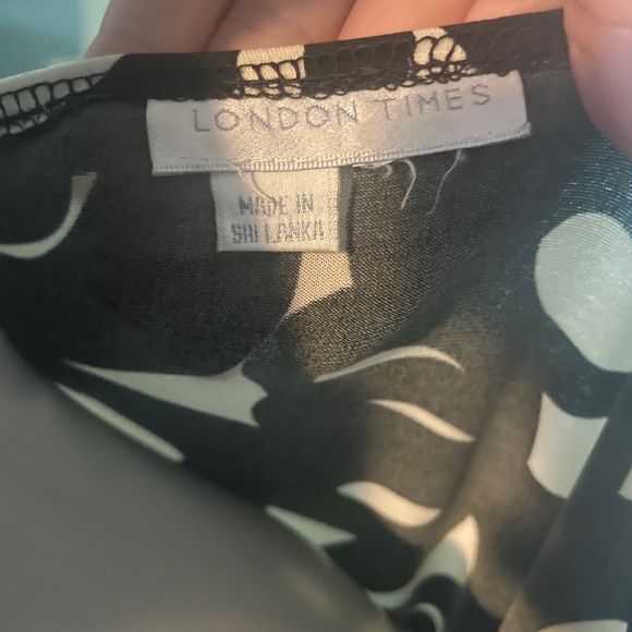 London Times cream and black wrap dress with a hole on the seam- see pics M-L - Picture 3 of 11